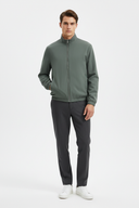 Groene bomber jacket heren - full body model shot