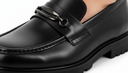 Zwarte Leren Loafers Gesp - Close-up Gesp en Leer