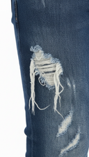 Medium Blue Distressed Denim - Close-up Textuur en Scheuren