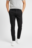 Zwarte Chino Model Voorkant